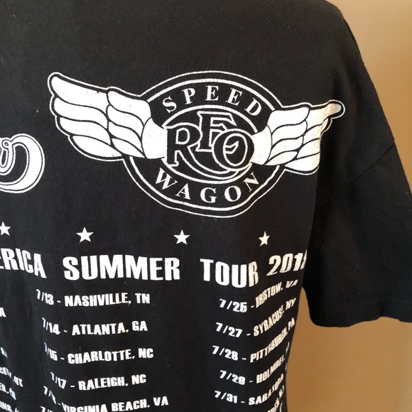 Official Chicago and REO speedwagon concert tee - Picture 3 of 3